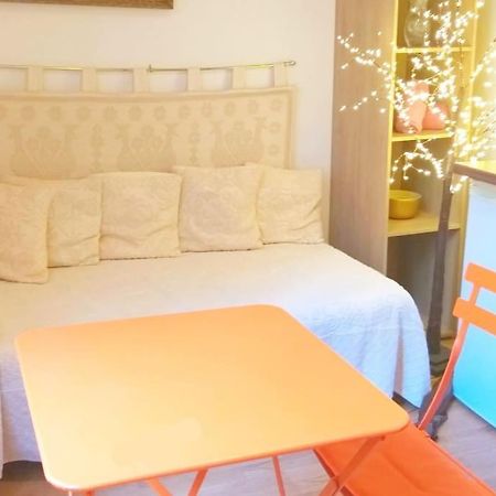 Small Luxurious Room In The Heart Of Saint Germain باريس المظهر الخارجي الصورة