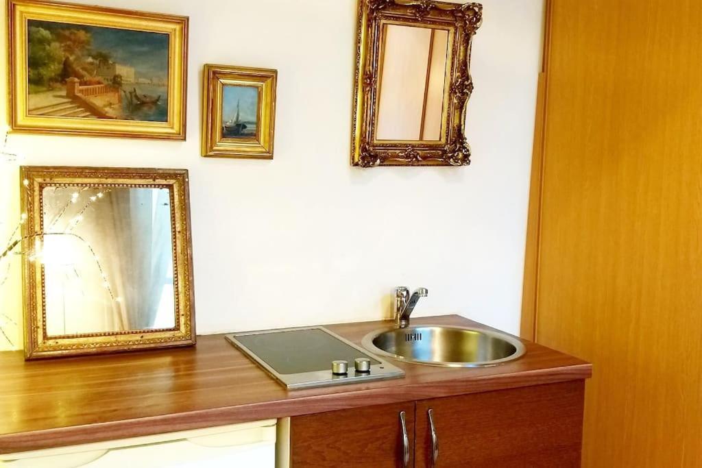 Small Luxurious Room In The Heart Of Saint Germain باريس المظهر الخارجي الصورة