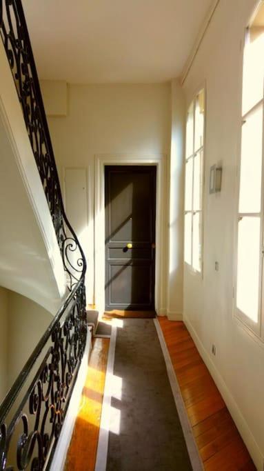 Small Luxurious Room In The Heart Of Saint Germain باريس المظهر الخارجي الصورة