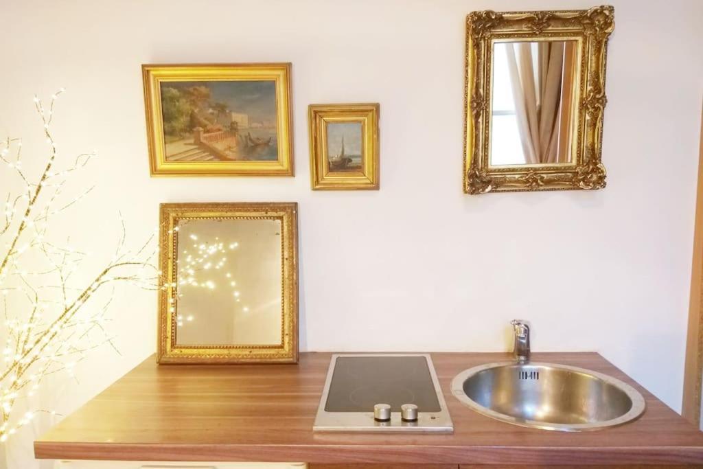 Small Luxurious Room In The Heart Of Saint Germain باريس المظهر الخارجي الصورة