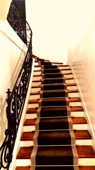 Small Luxurious Room In The Heart Of Saint Germain باريس المظهر الخارجي الصورة